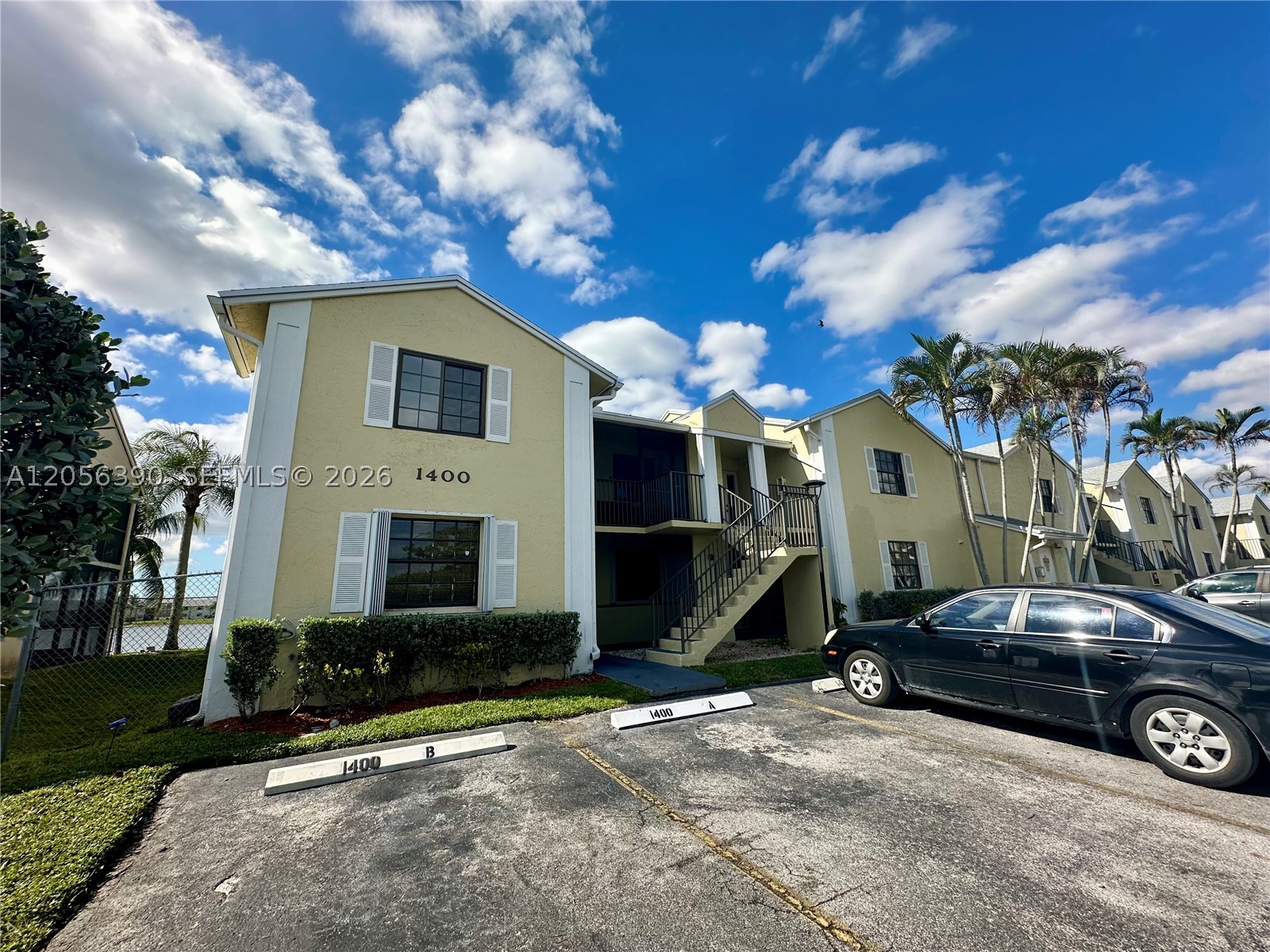 LAKESHORE CONDO 7 - Residential