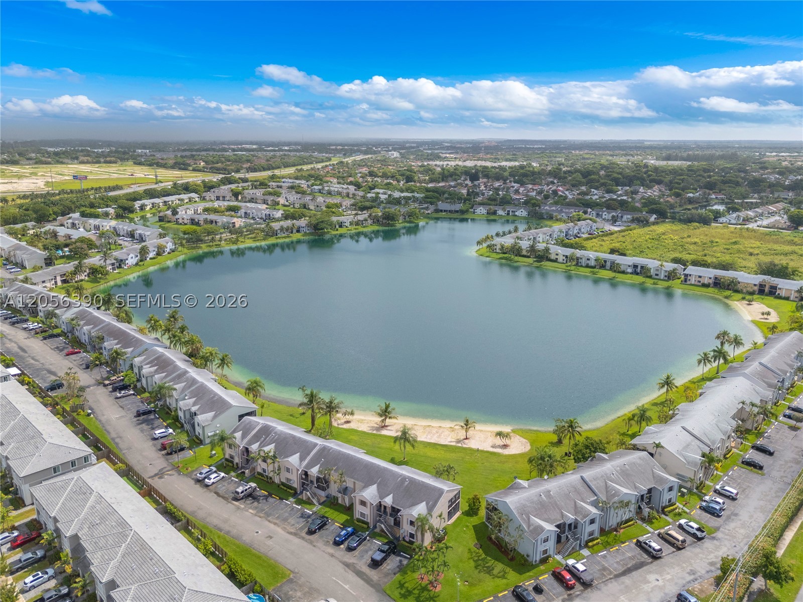 LAKESHORE CONDO 7 - Residential