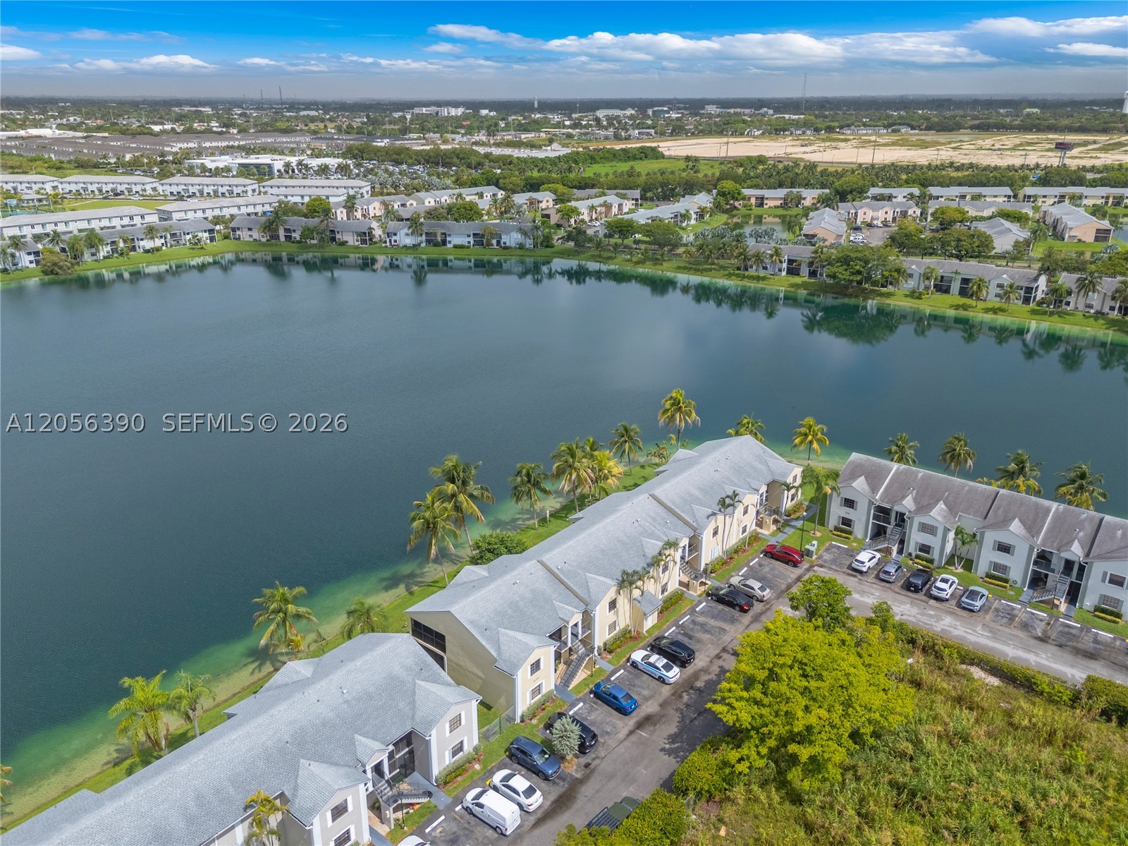 LAKESHORE CONDO 7 - Residential
