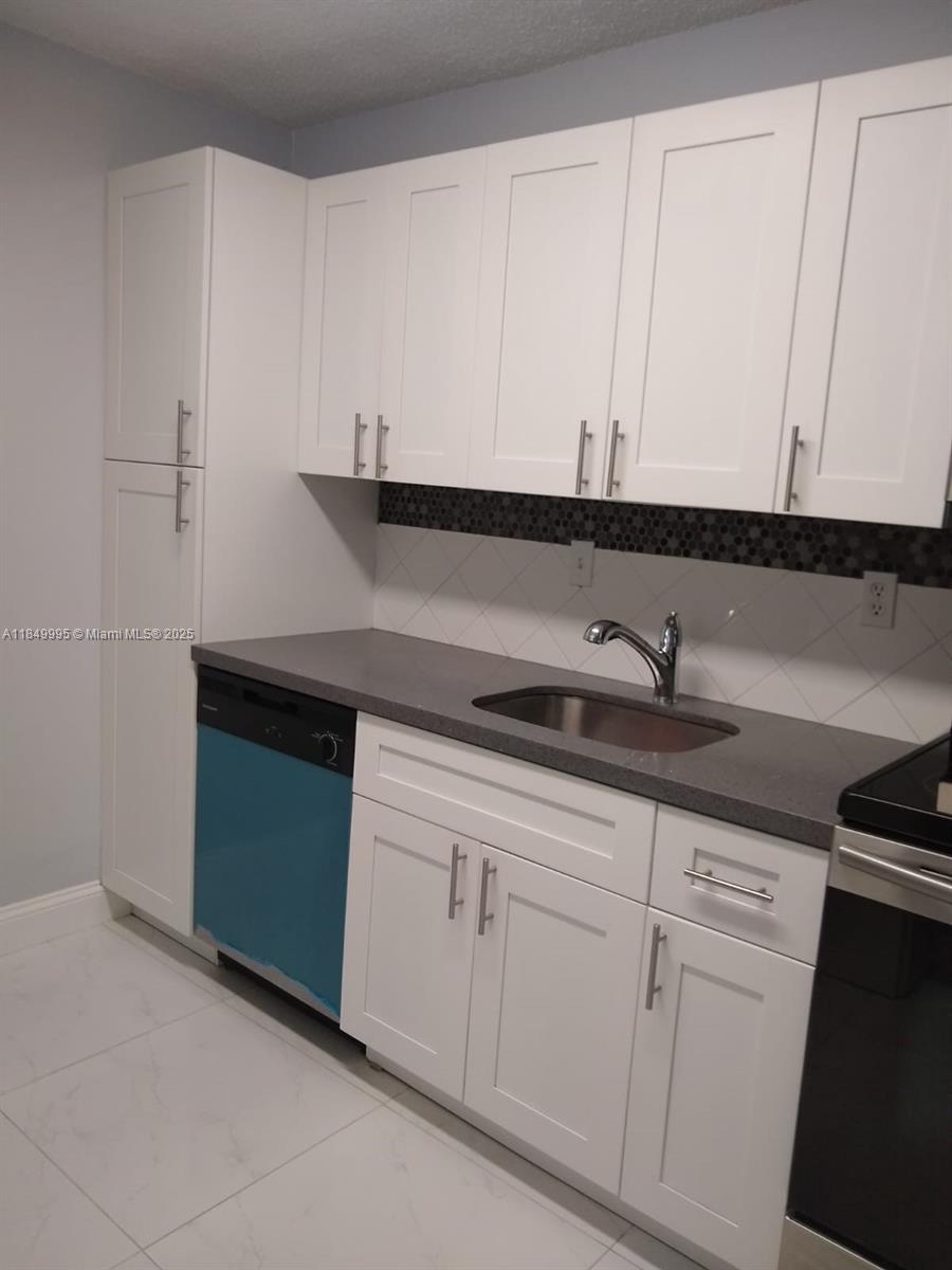 CARMEL LAKES CONDO NO 4 - Residential Lease