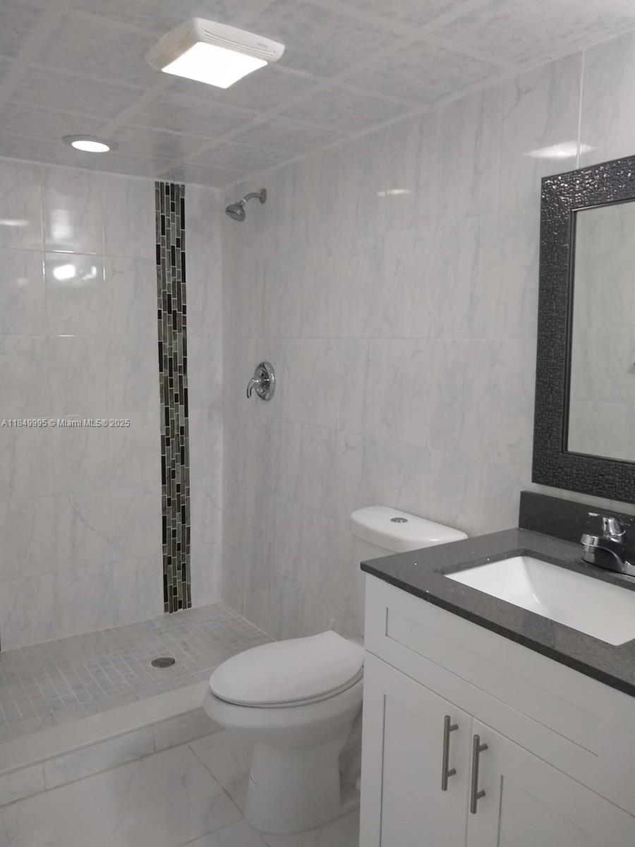 CARMEL LAKES CONDO NO 4 - Residential Lease