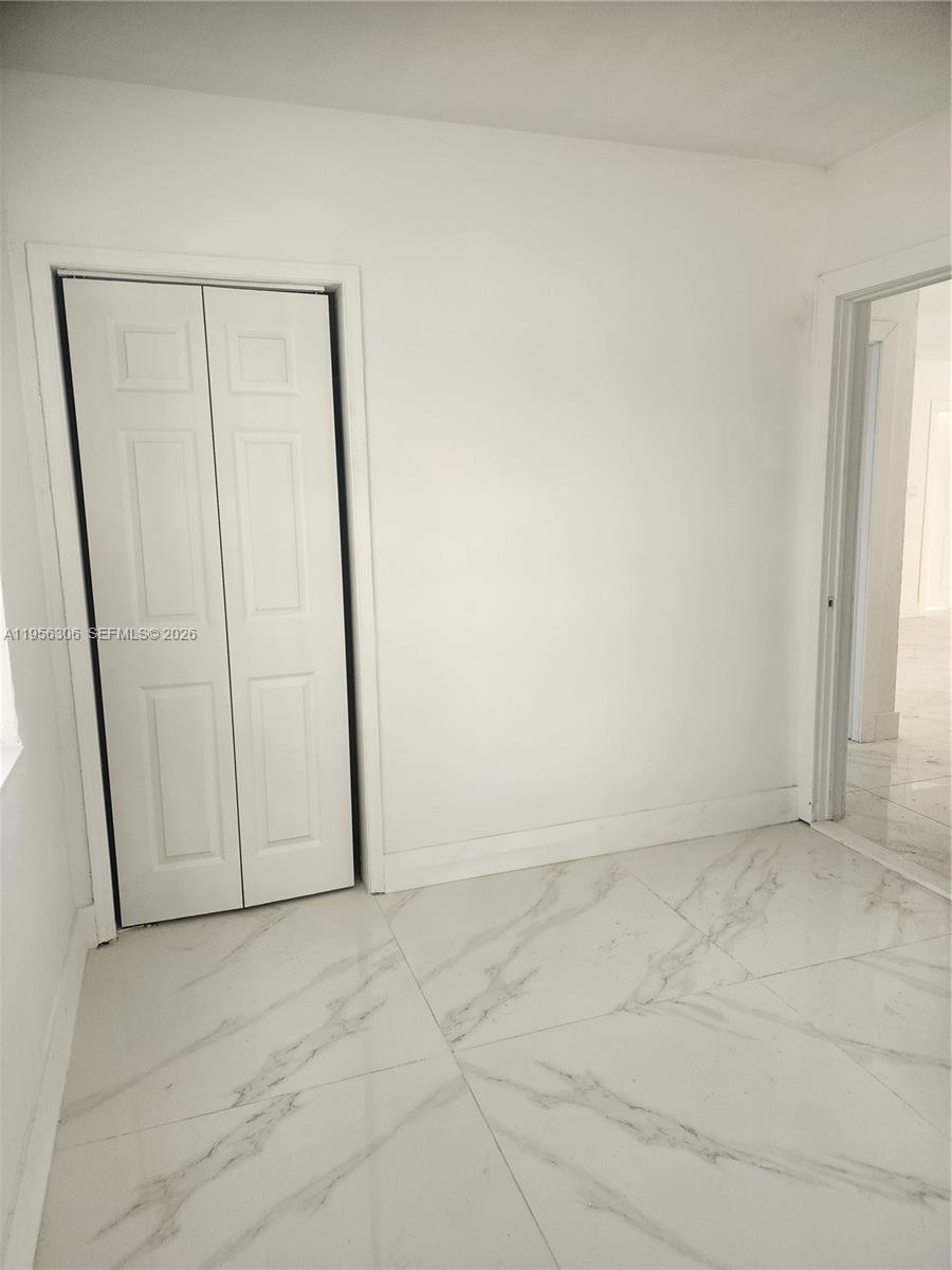 LONG ESTATES - Residential
