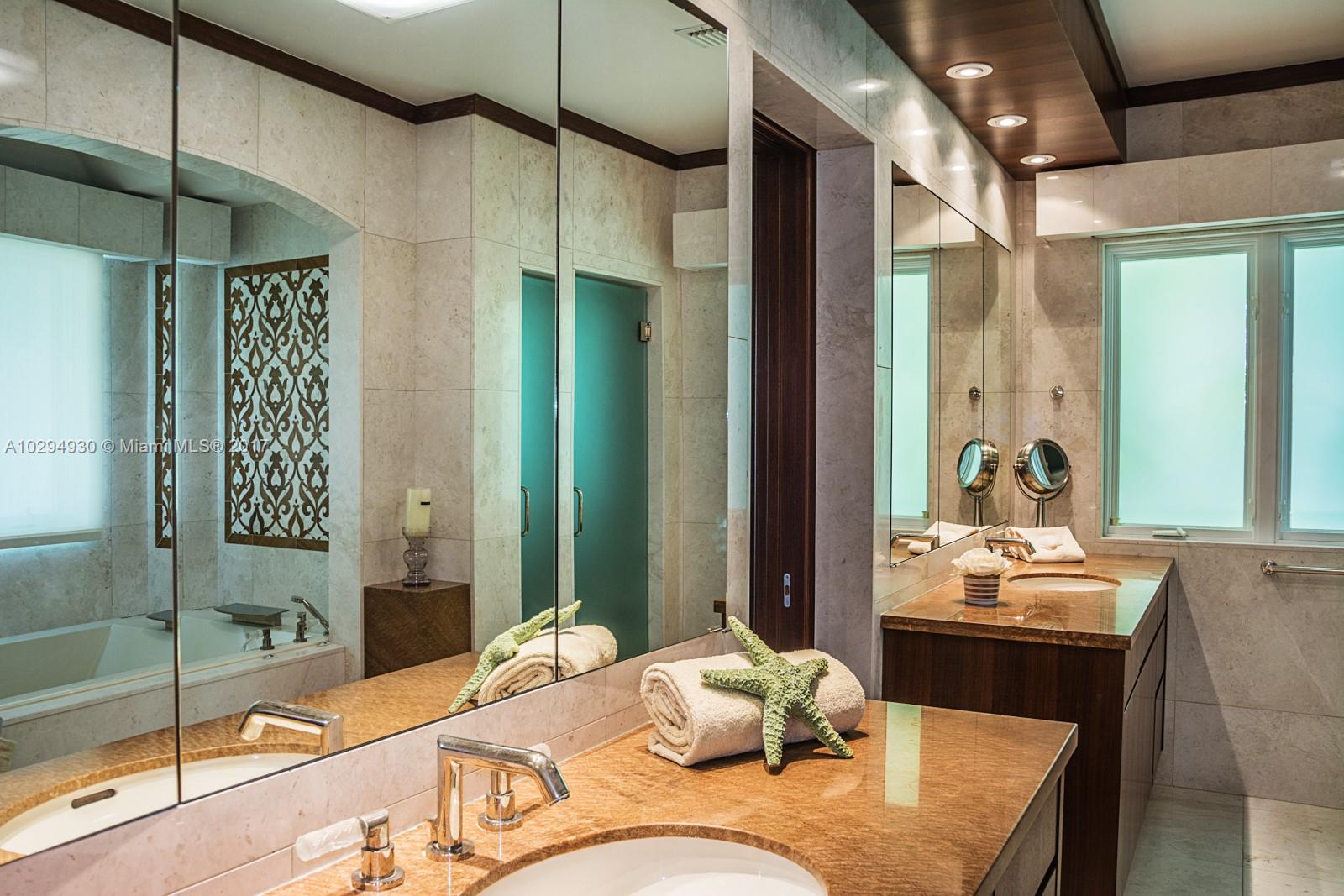 THE MOORINGS - Residential