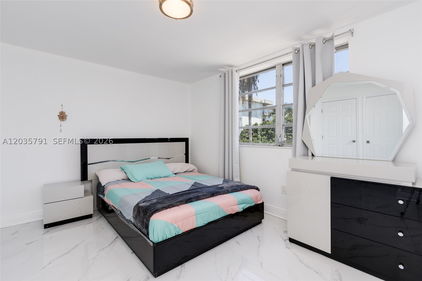 SUNSHORES CONDO - Residential