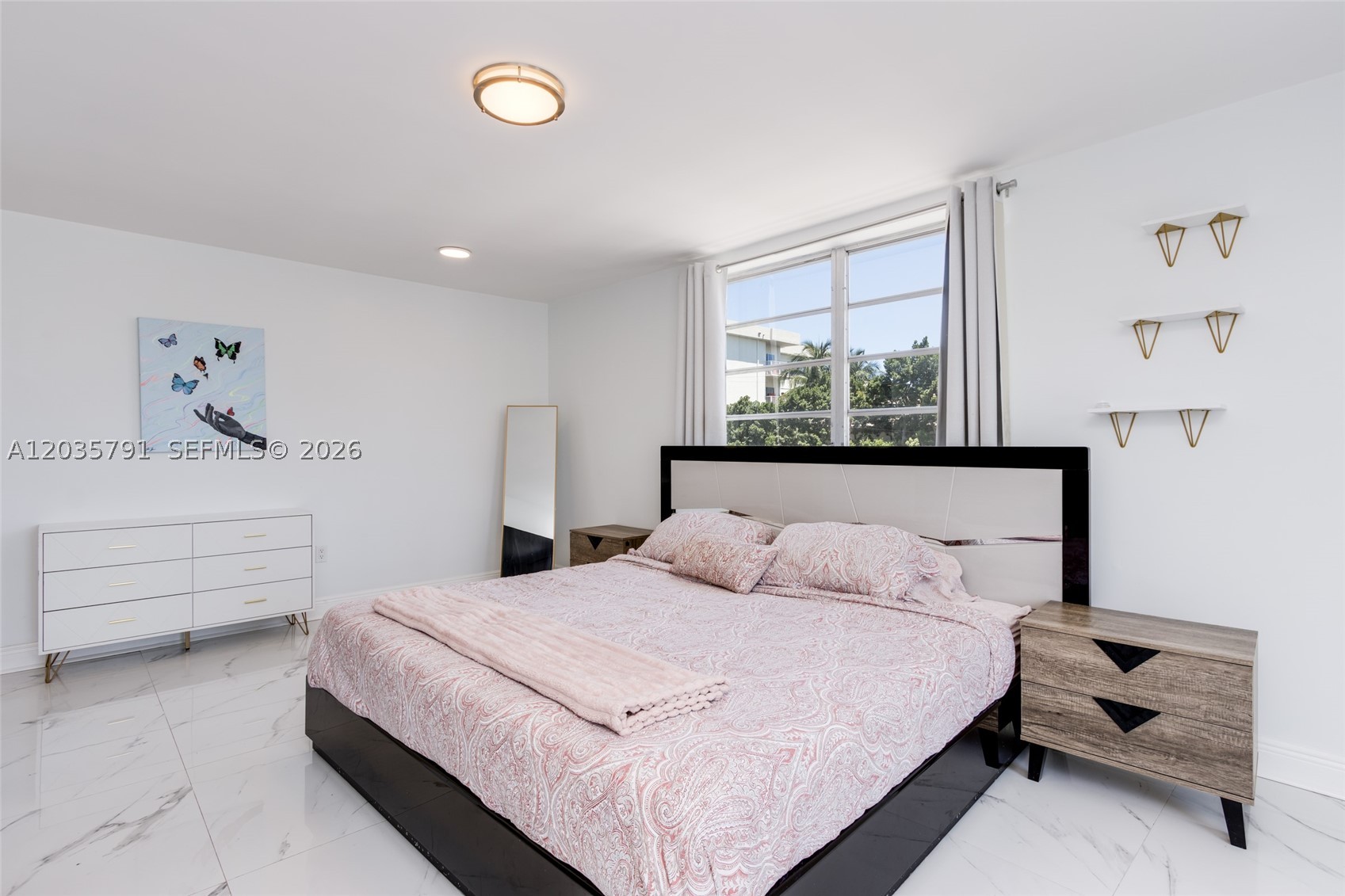SUNSHORES CONDO - Residential