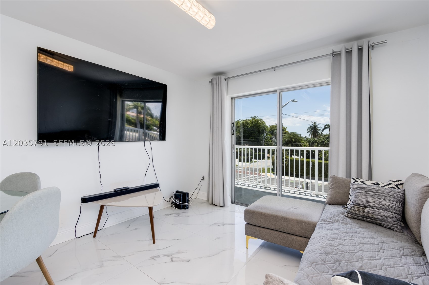 SUNSHORES CONDO - Residential