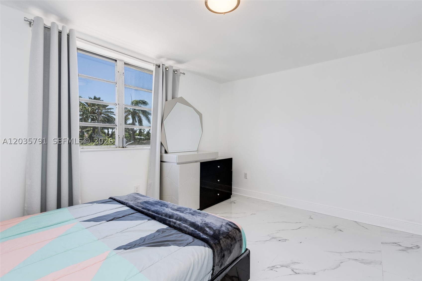 SUNSHORES CONDO - Residential