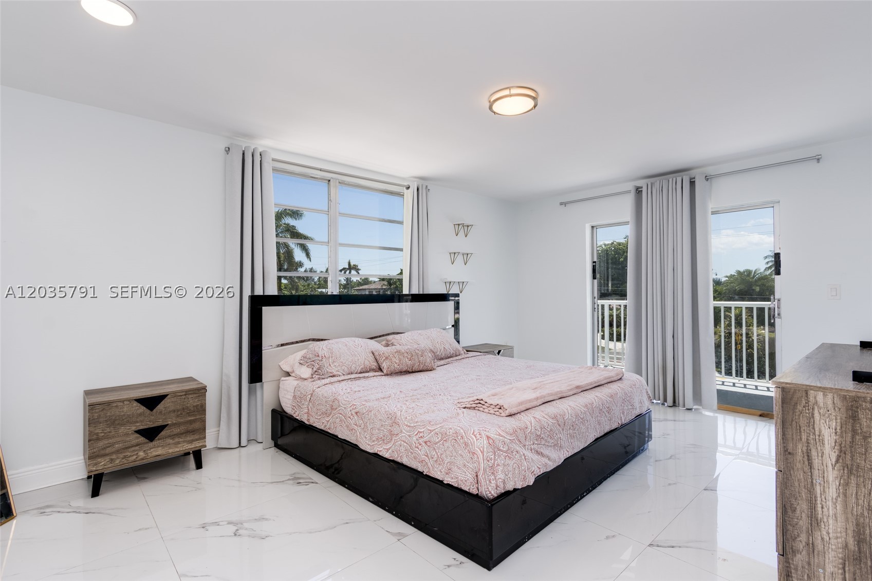 SUNSHORES CONDO - Residential