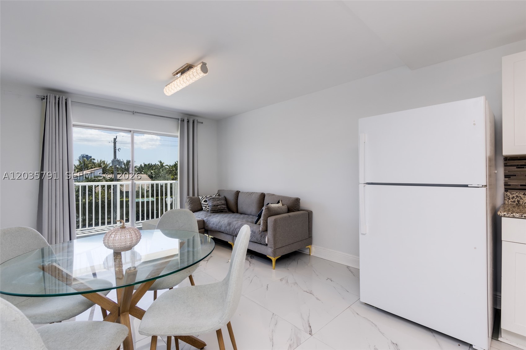 SUNSHORES CONDO - Residential