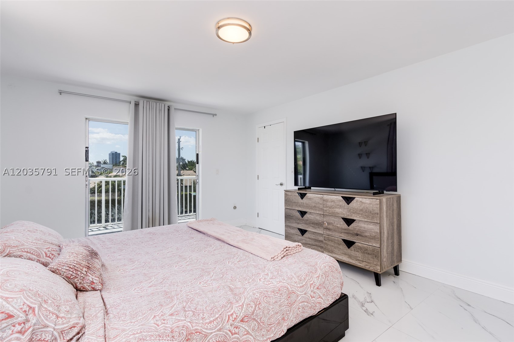 SUNSHORES CONDO - Residential