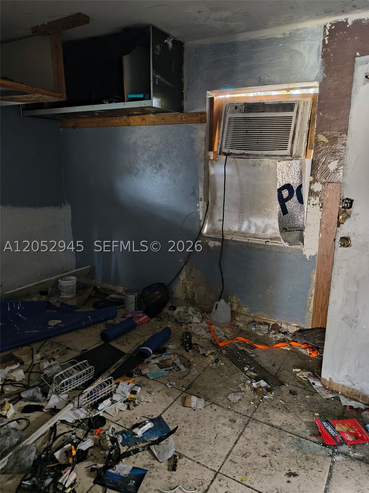 HOLLYWOOD COUNTRY ESTATES - Residential Income