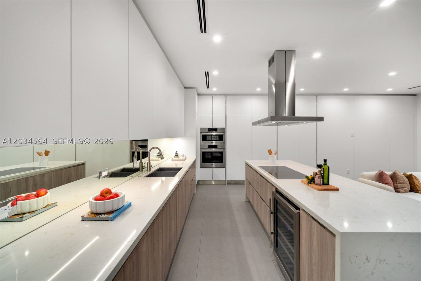 TROPICAL ISLE HOMES SUB 3 - Residential