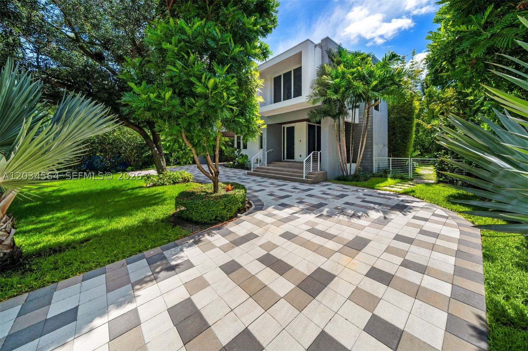 TROPICAL ISLE HOMES SUB 3 - Residential