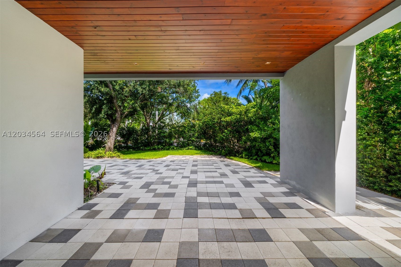 TROPICAL ISLE HOMES SUB 3 - Residential
