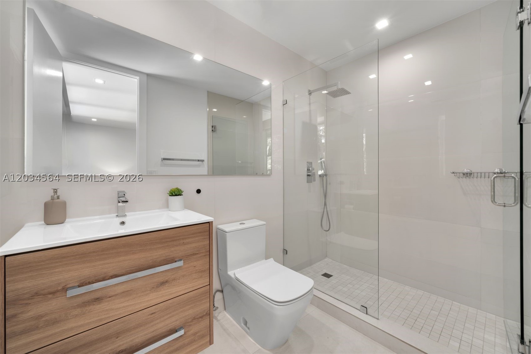 TROPICAL ISLE HOMES SUB 3 - Residential