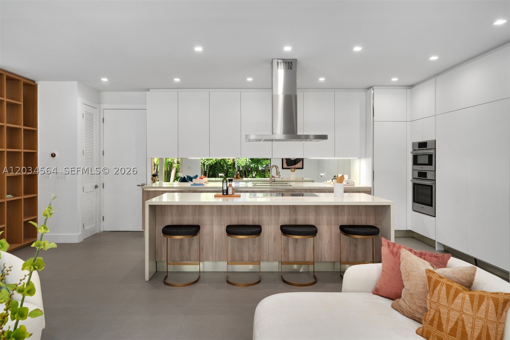 TROPICAL ISLE HOMES SUB 3 - Residential