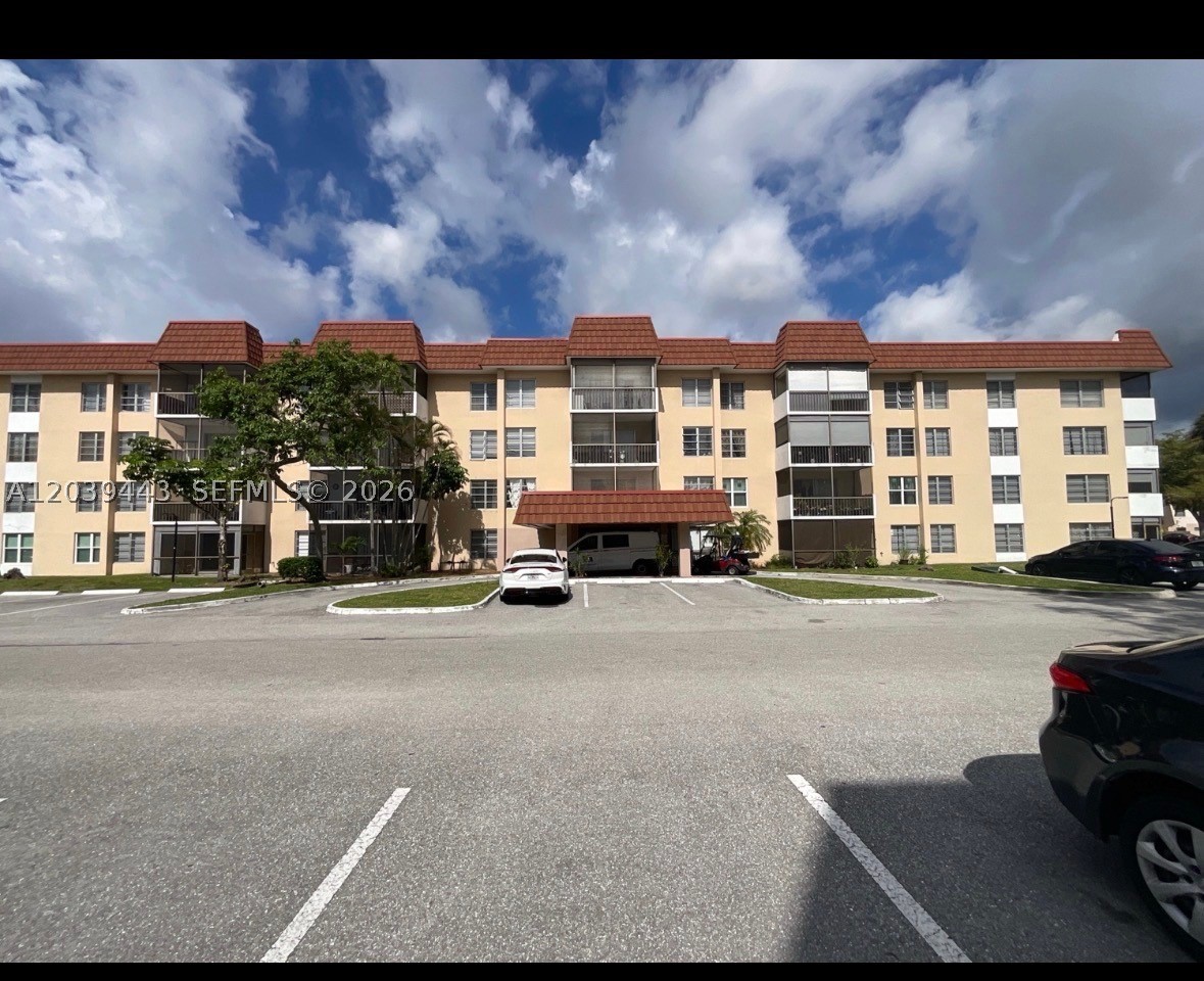 MANORS OF INVERRARY I-1 - Residential