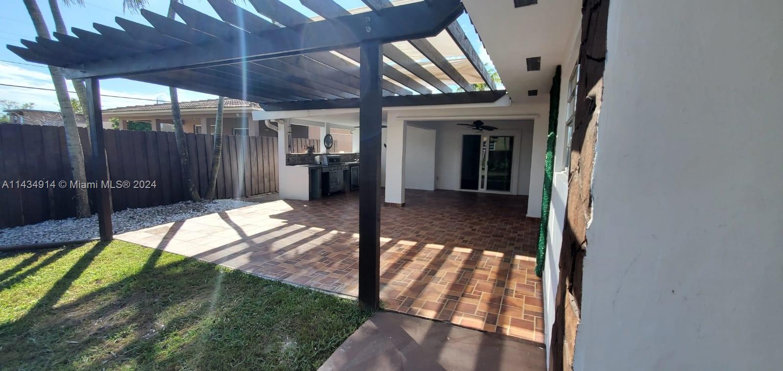 CORAL VILLAS REV - Residential