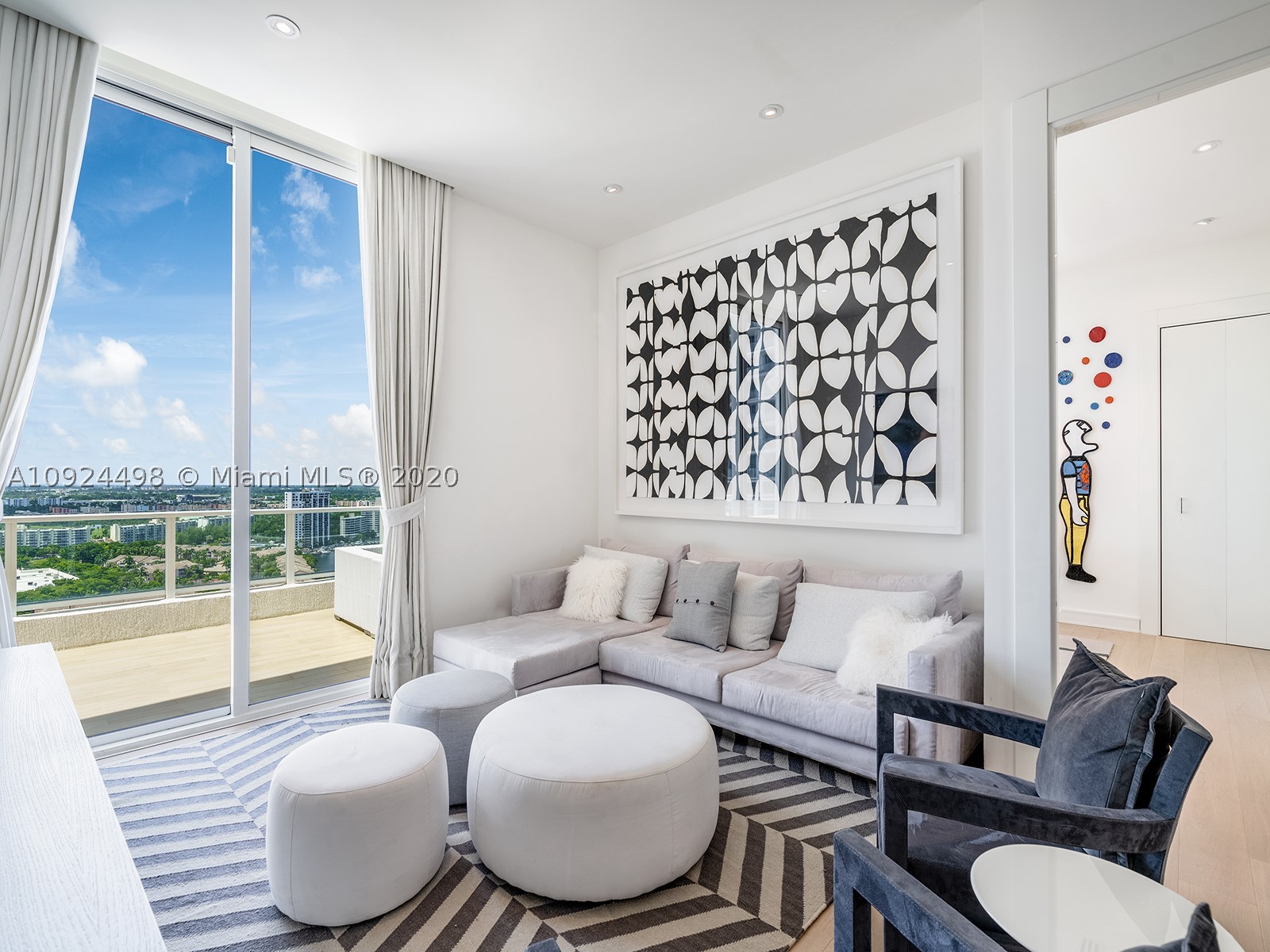 APOGEE BEACH CONDOMINIUM - Residential