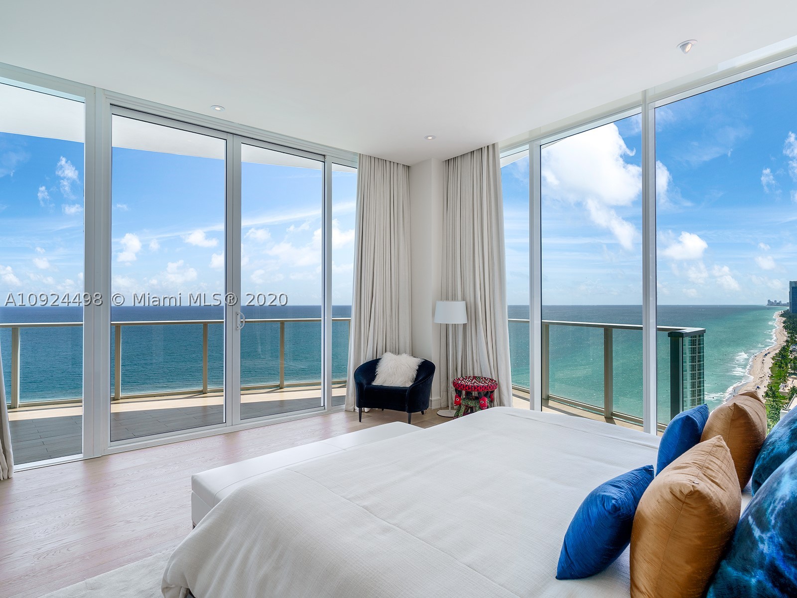 APOGEE BEACH CONDOMINIUM - Residential