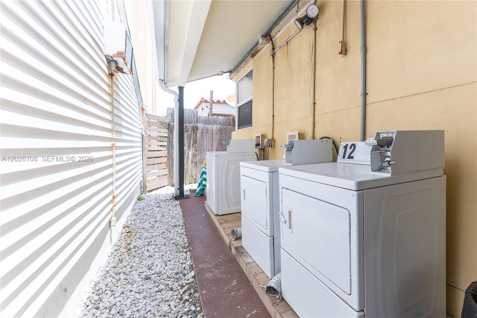 Hollywood East - Residential Income