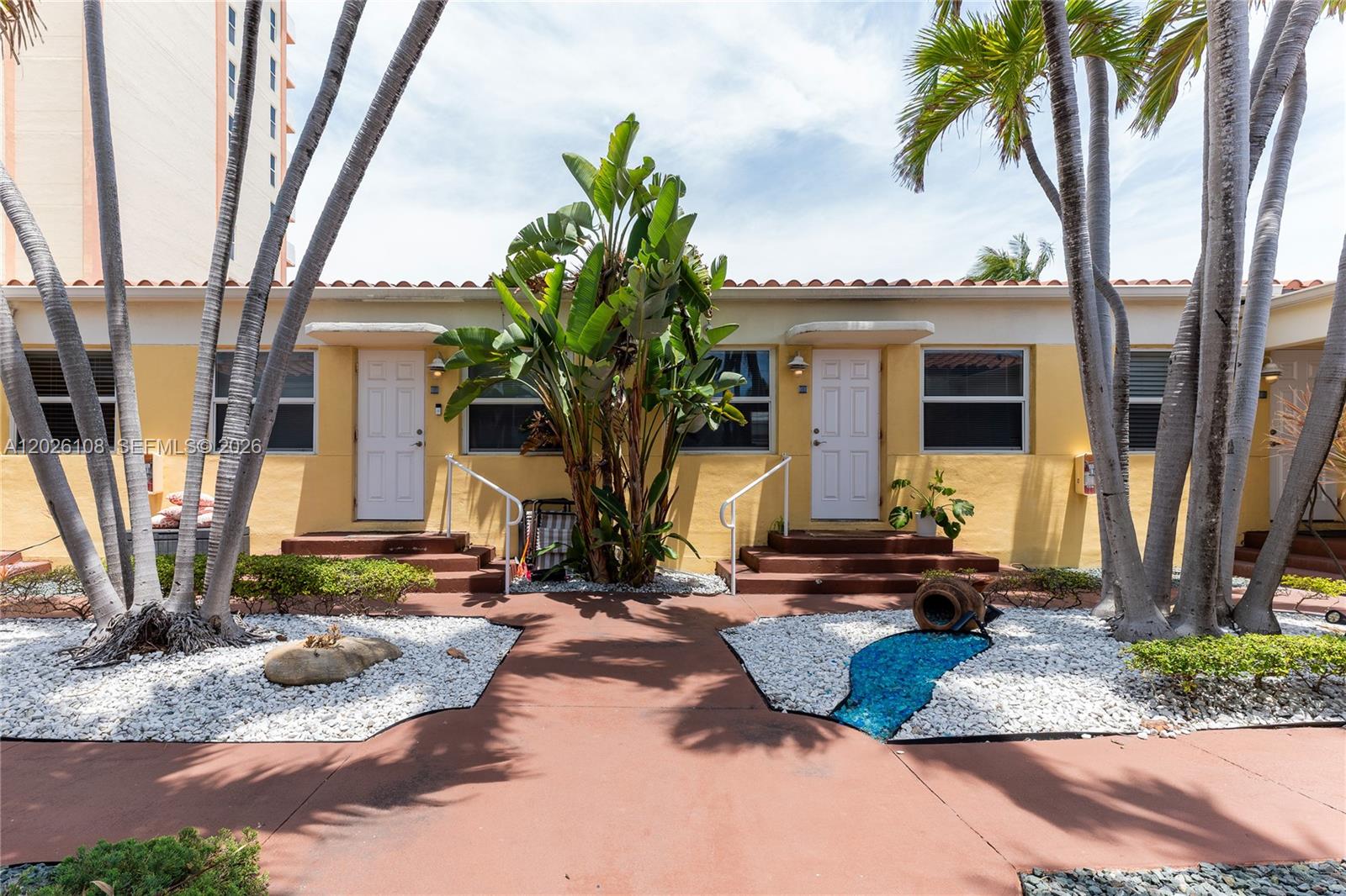 Hollywood East - Residential Income