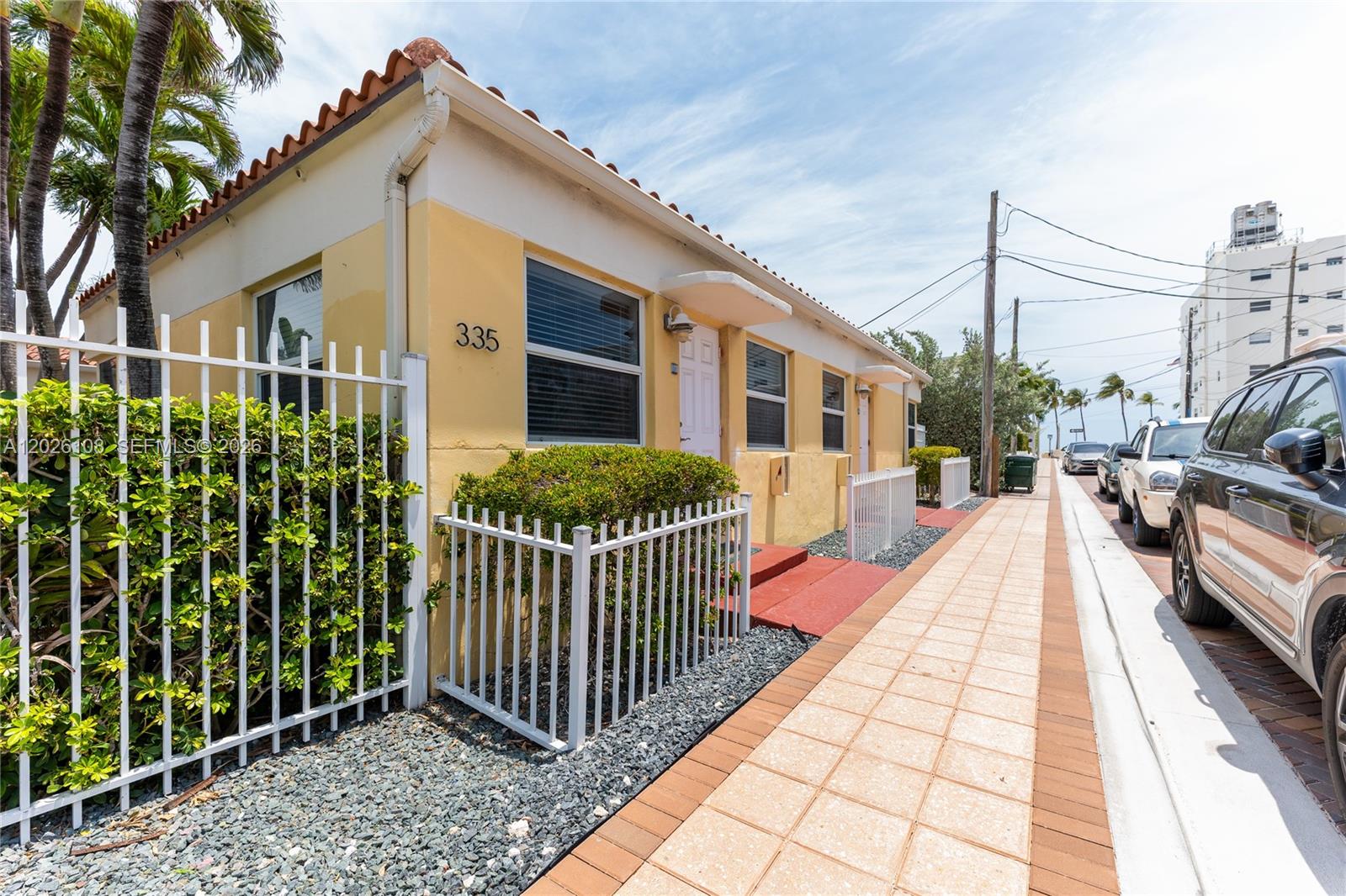 Hollywood East - Residential Income