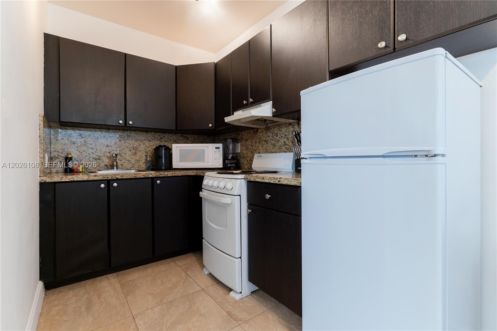 Hollywood East - Residential Income