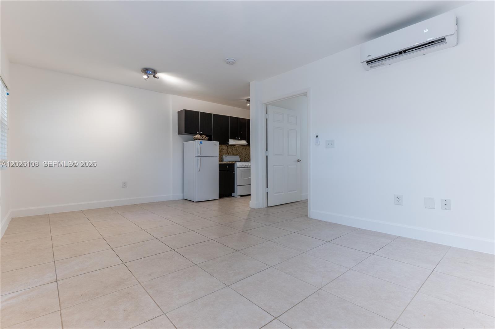 Hollywood East - Residential Income