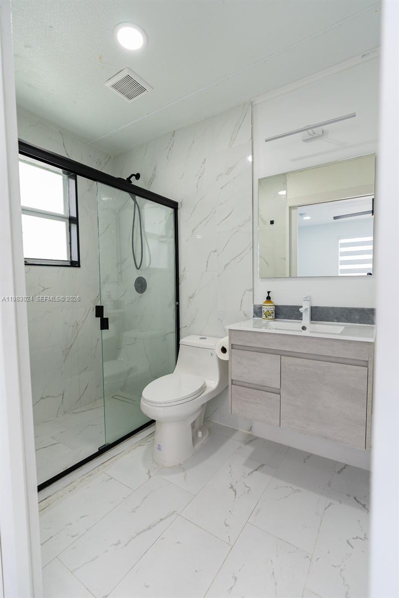 CALUSA CLUB ESTATES PT 3 - Residential Lease