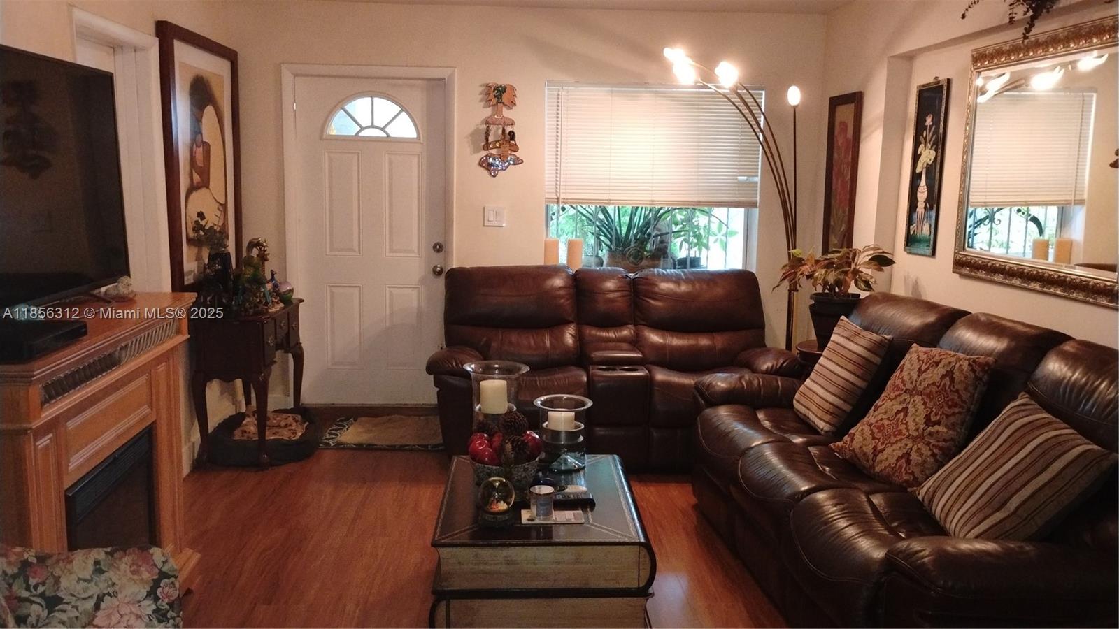 COMM LIBERTY CITY - Residential