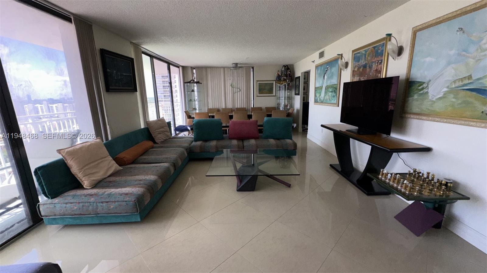 WINSTON TOWERS 600 CONDO - Residential