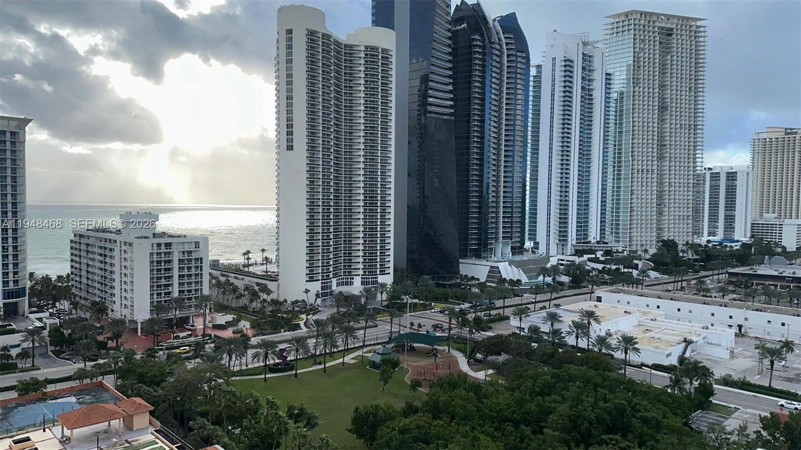 WINSTON TOWERS 600 CONDO - Residential