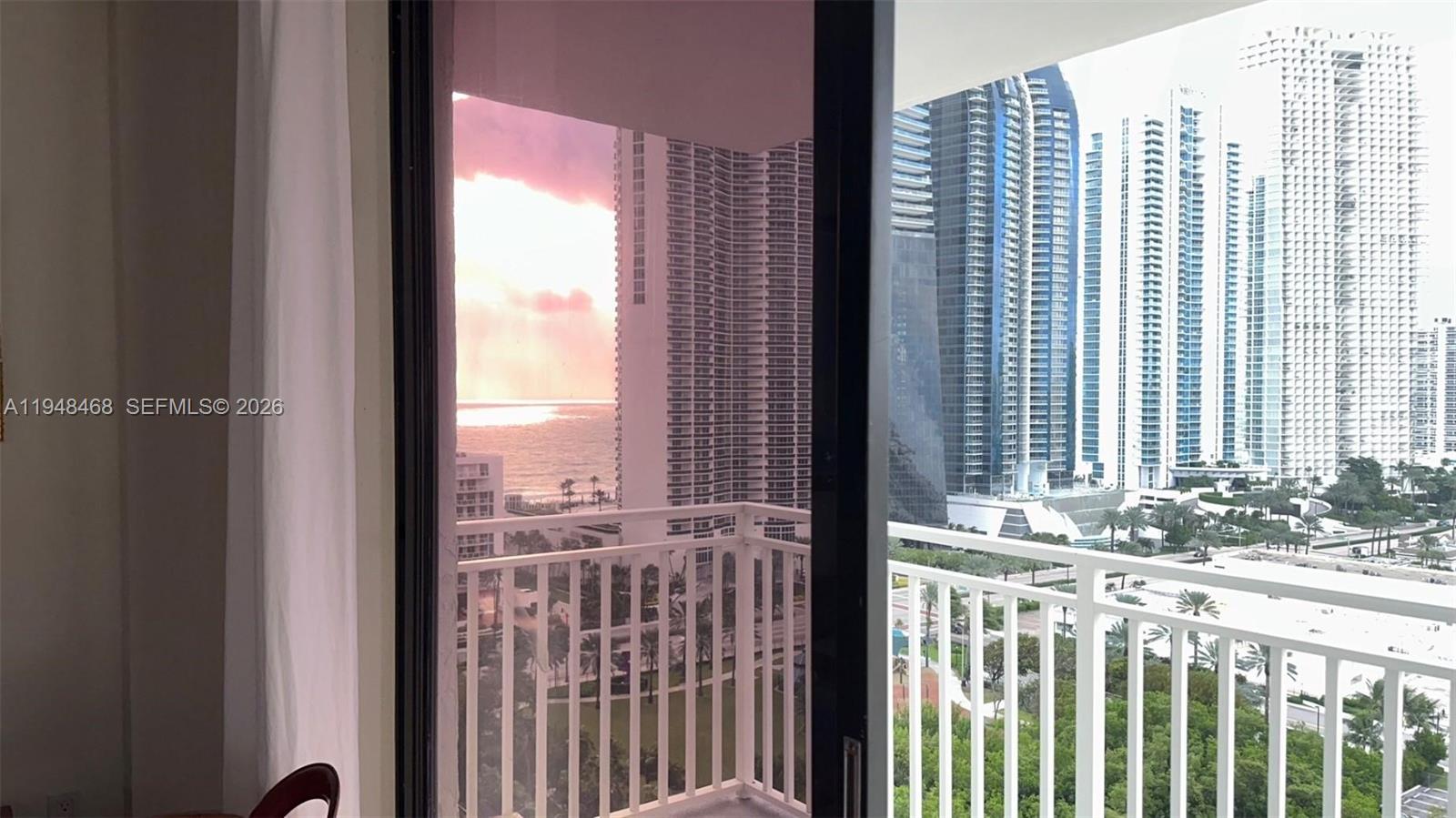 WINSTON TOWERS 600 CONDO - Residential