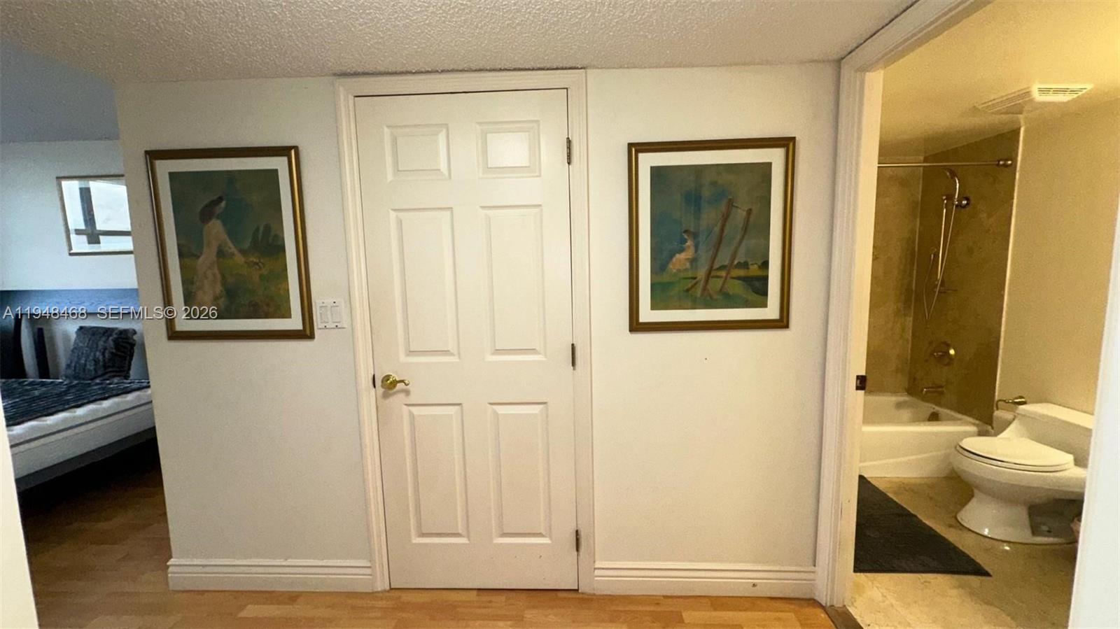WINSTON TOWERS 600 CONDO - Residential