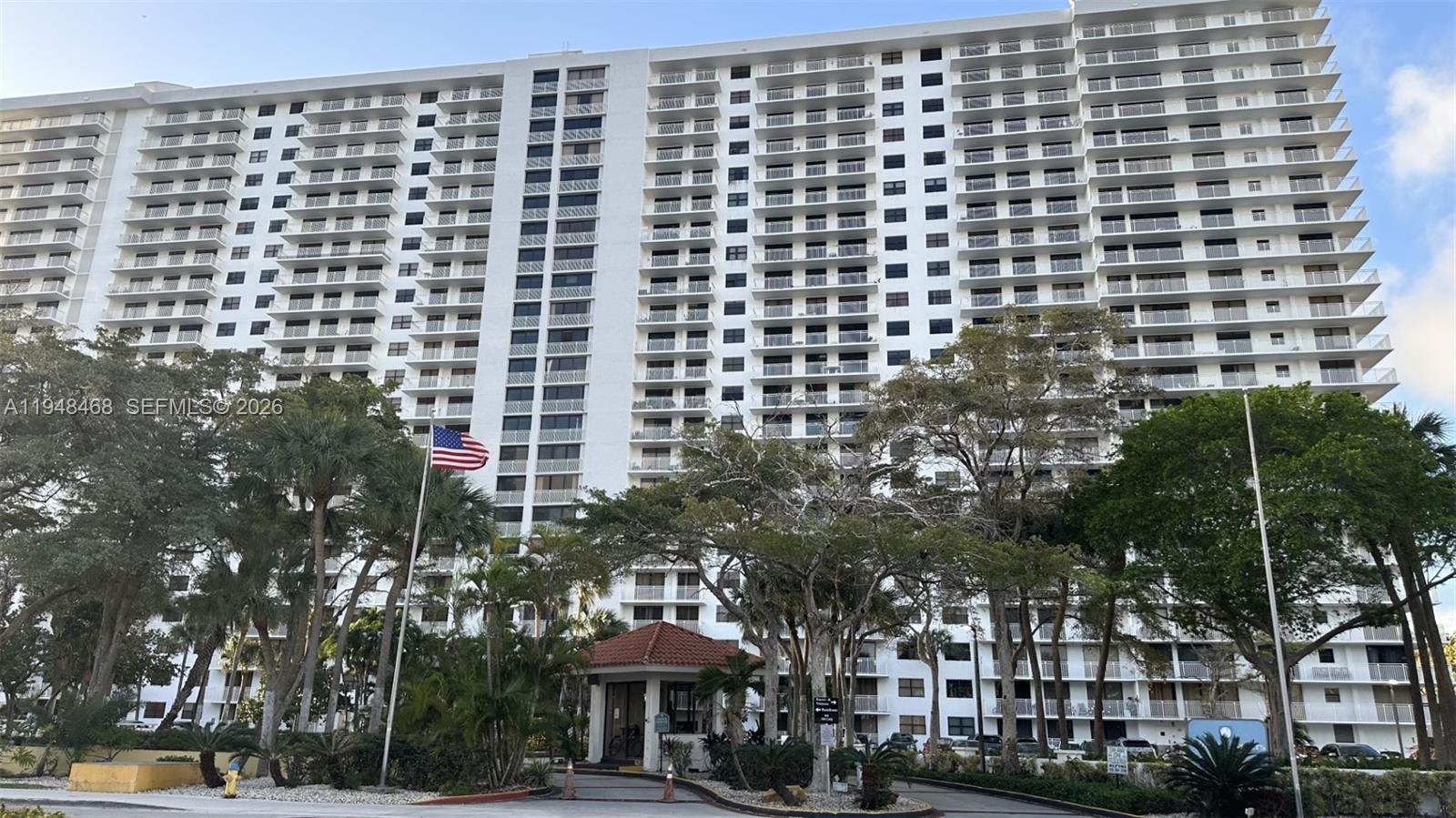 WINSTON TOWERS 600 CONDO - Residential