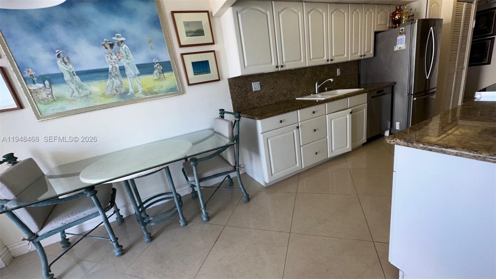 WINSTON TOWERS 600 CONDO - Residential