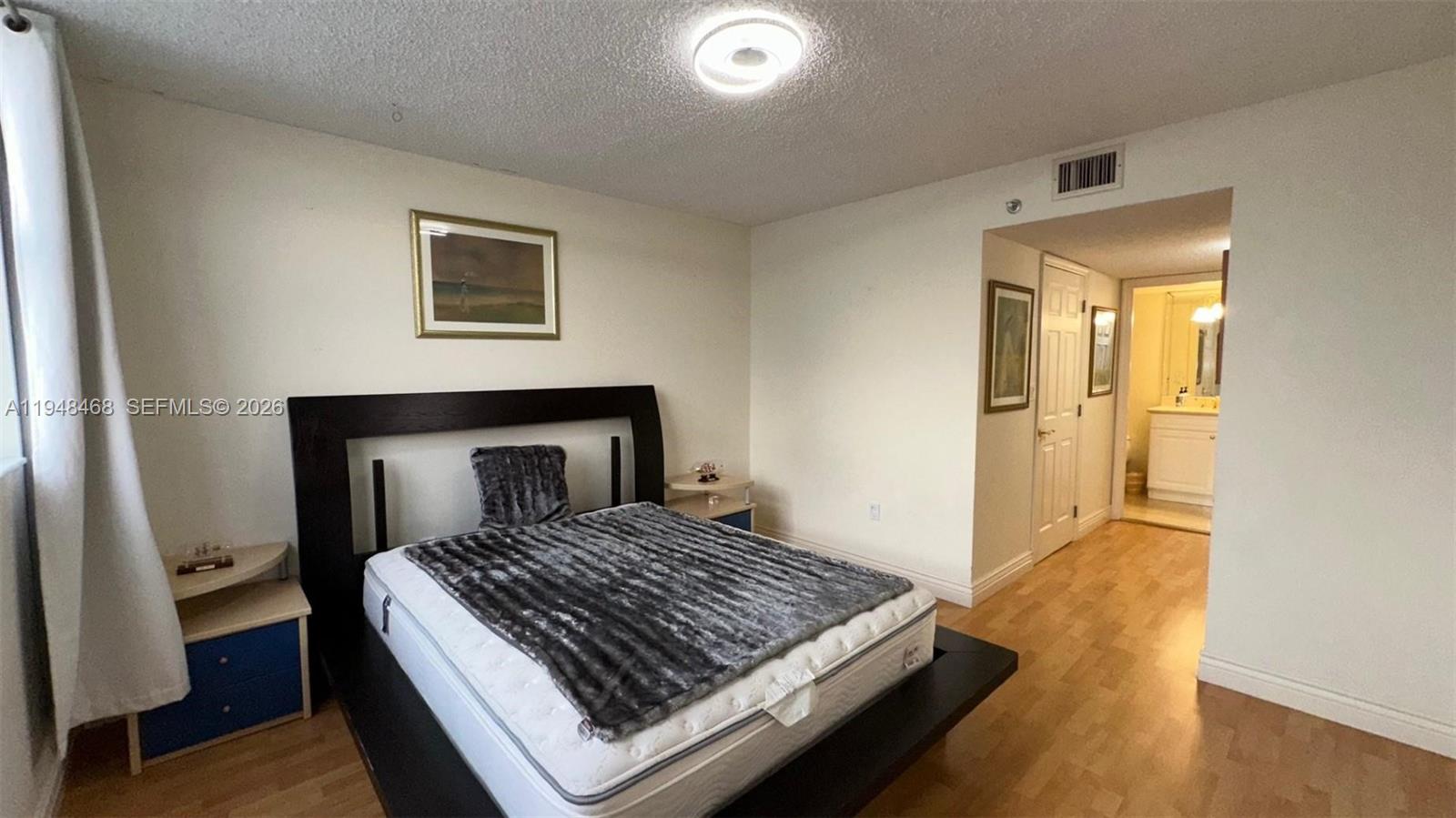 WINSTON TOWERS 600 CONDO - Residential