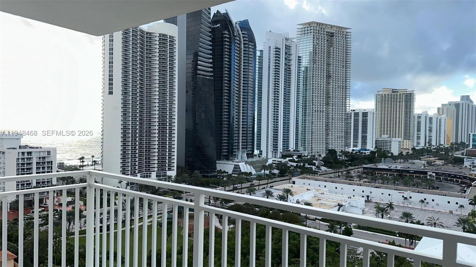 WINSTON TOWERS 600 CONDO - Residential