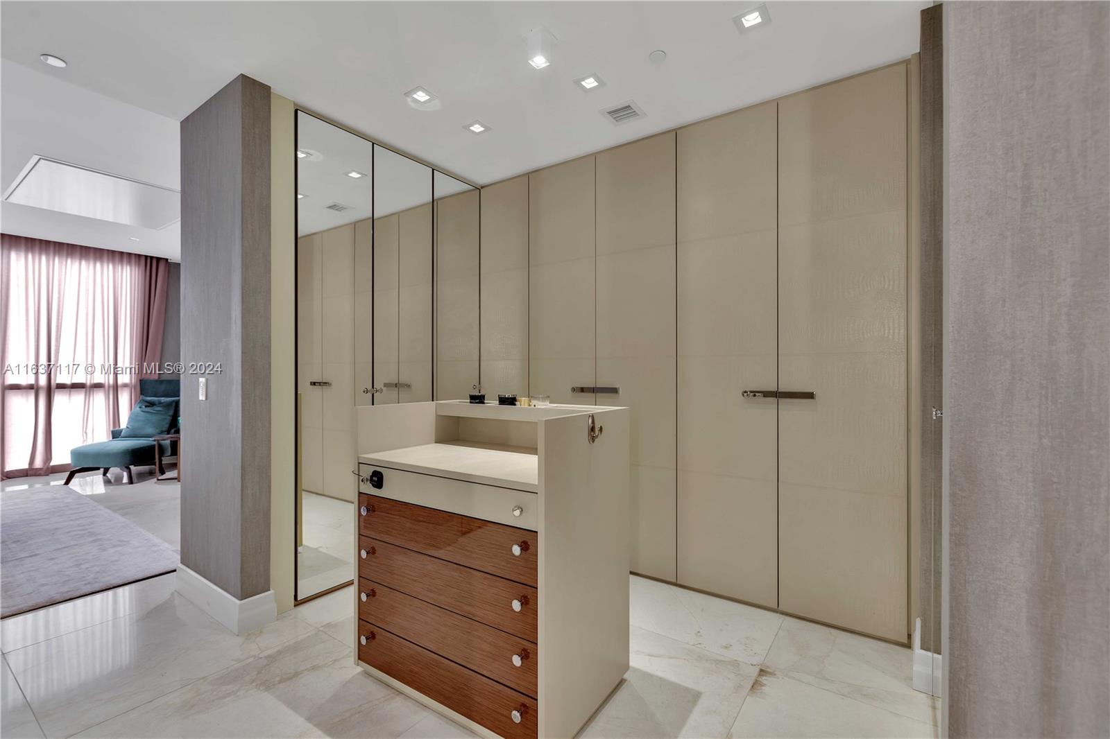 17749 COLLINS AVENUE COND - Residential