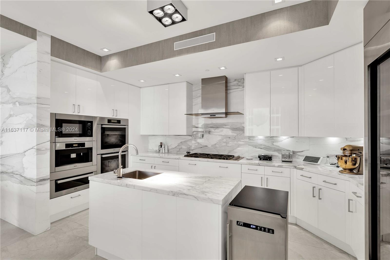17749 COLLINS AVENUE COND - Residential