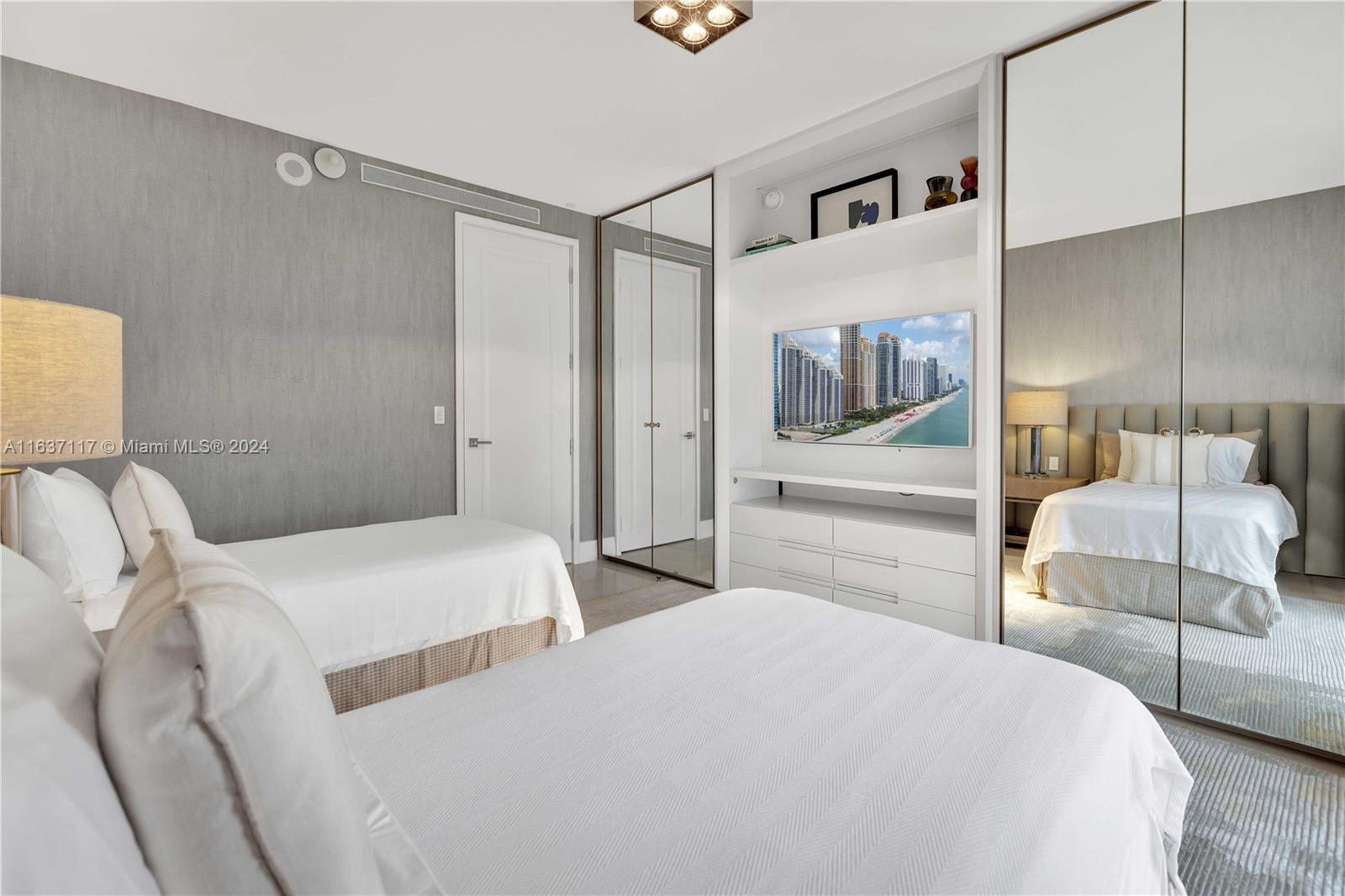 17749 COLLINS AVENUE COND - Residential