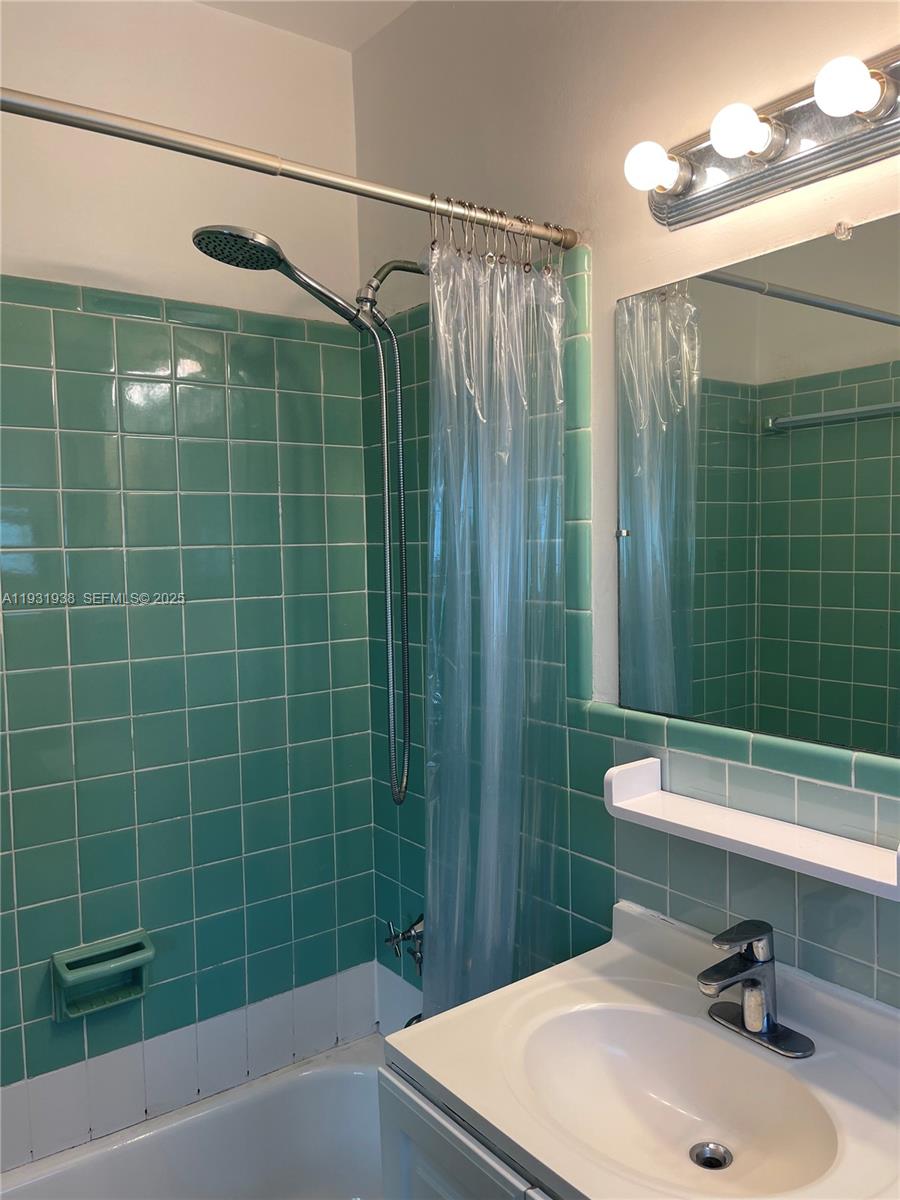 BROWNSTONE CO-OP APTS INC - Residential