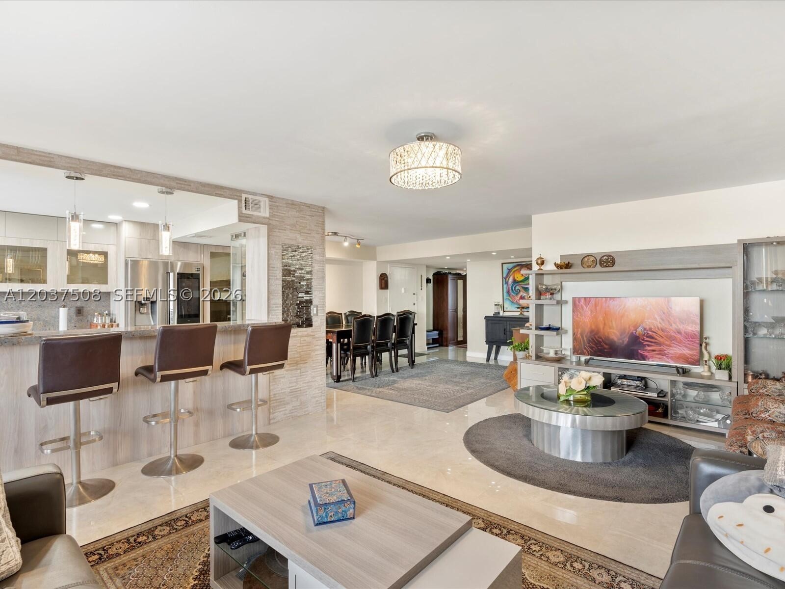 DEL PRADO CONDO - Residential