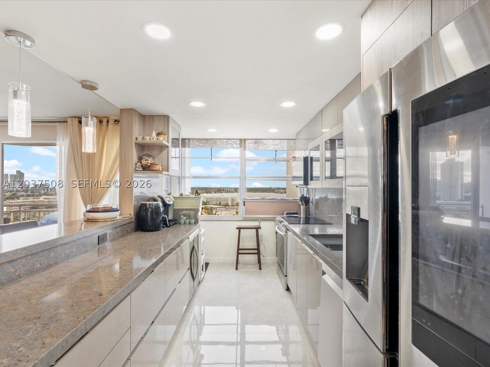 DEL PRADO CONDO - Residential
