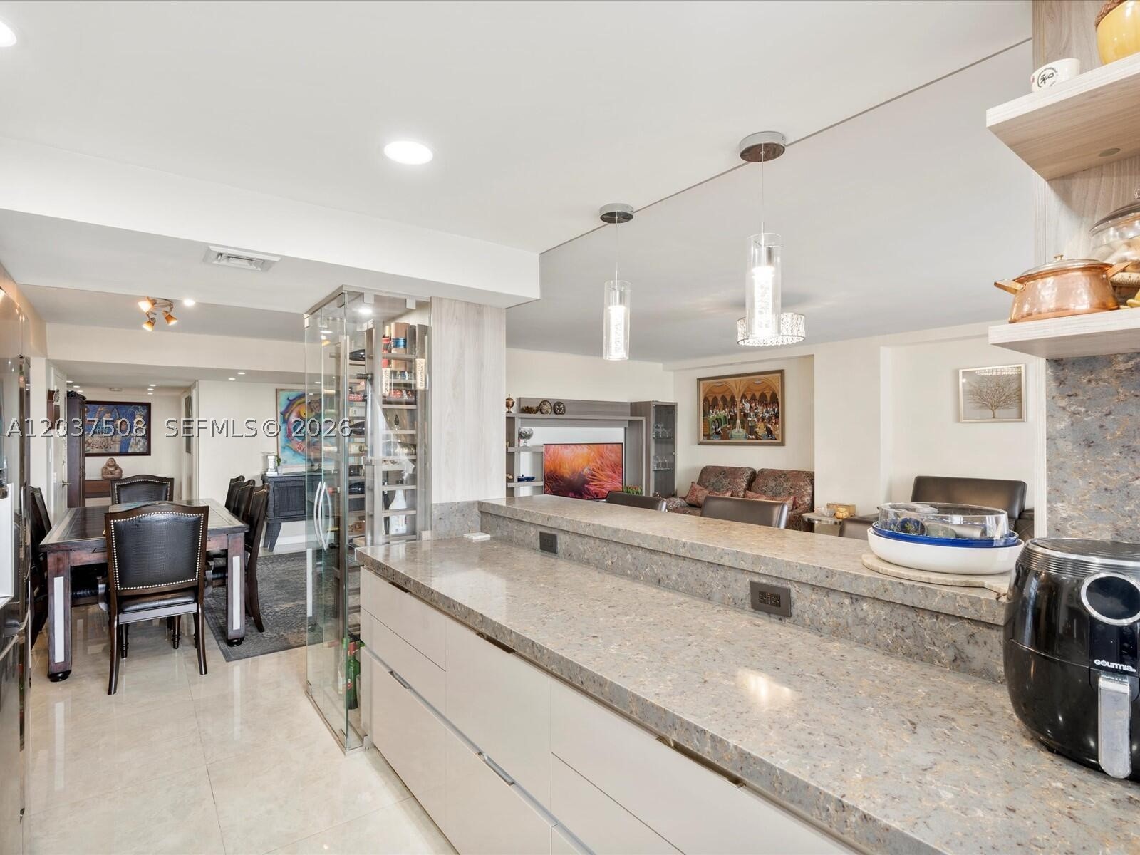 DEL PRADO CONDO - Residential