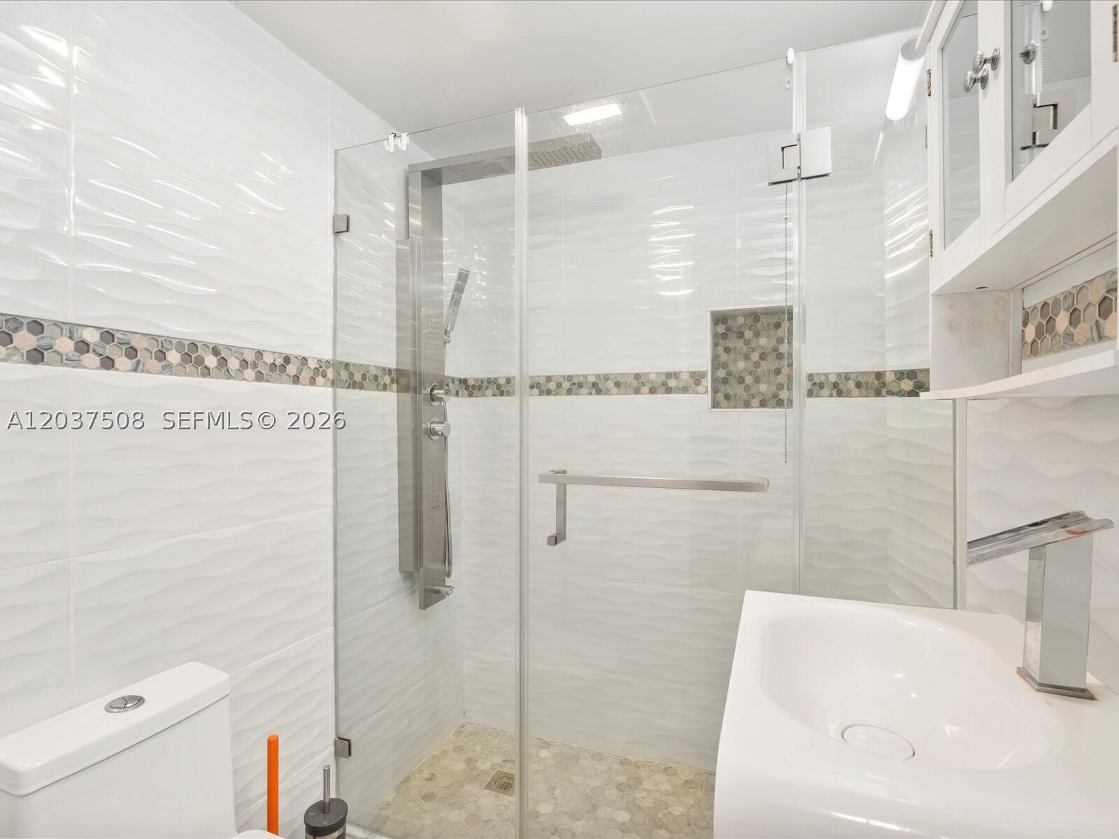 DEL PRADO CONDO - Residential