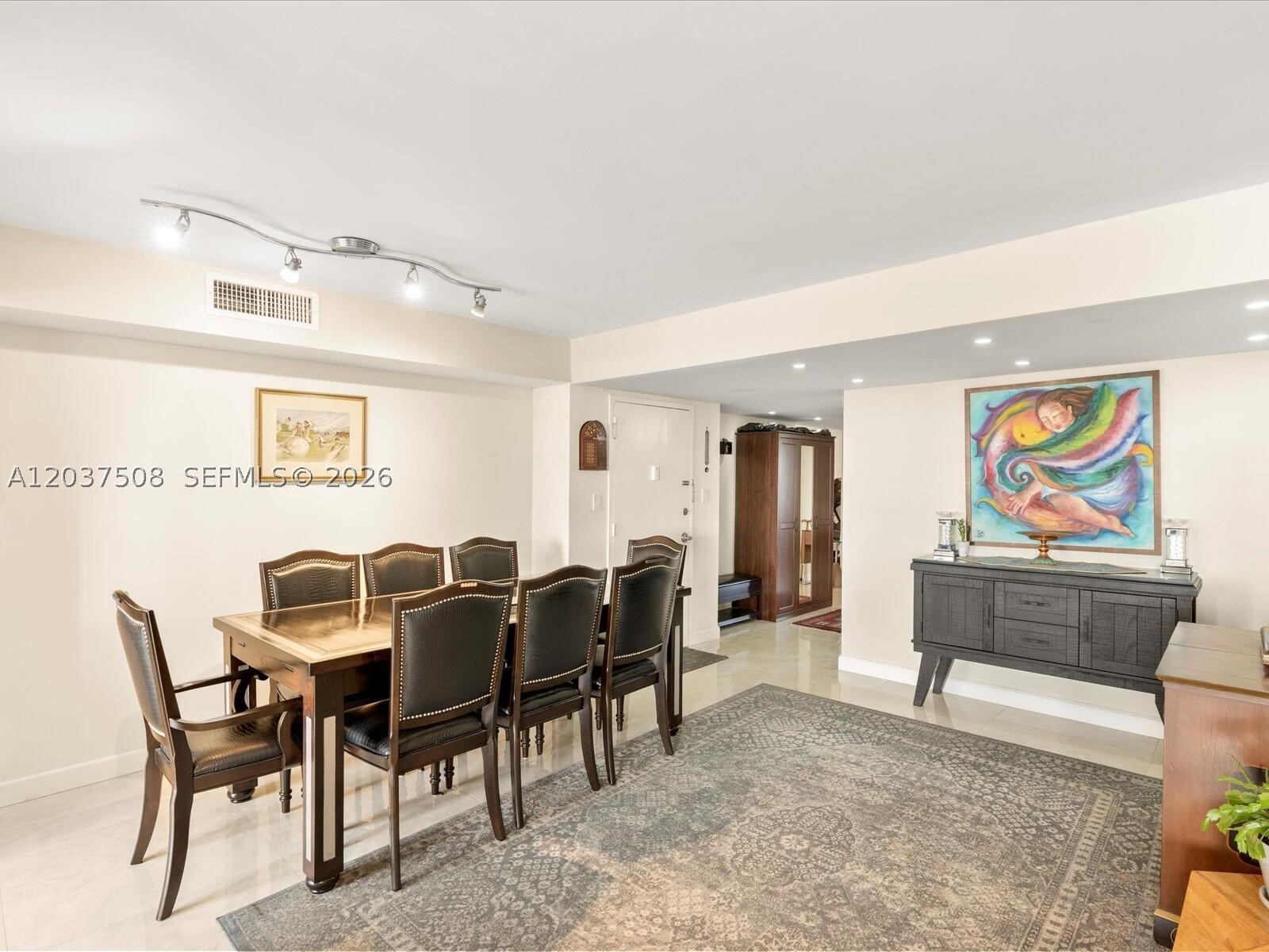 DEL PRADO CONDO - Residential
