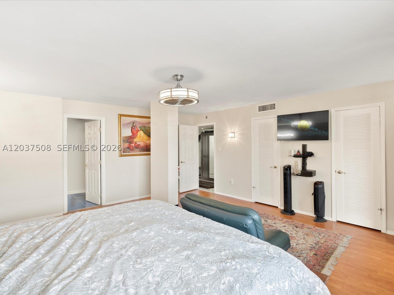 DEL PRADO CONDO - Residential