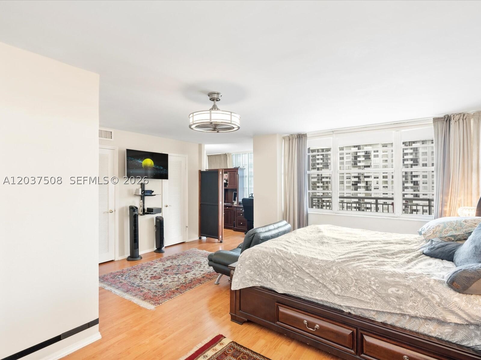 DEL PRADO CONDO - Residential